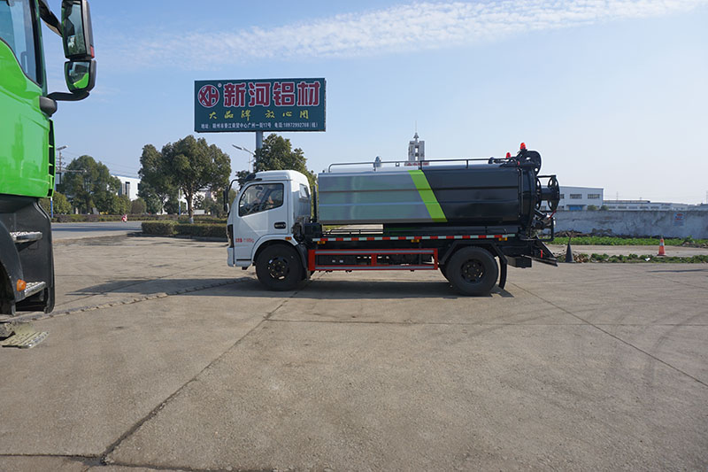 中潔牌XZL5180GQW6東風(fēng)大多利卡清洗吸污車(chē)